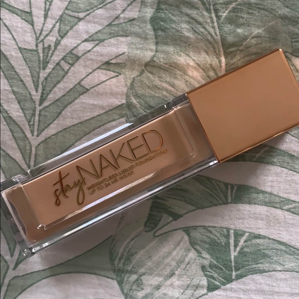 Urban Decay Stay Naked Liquid Foundation